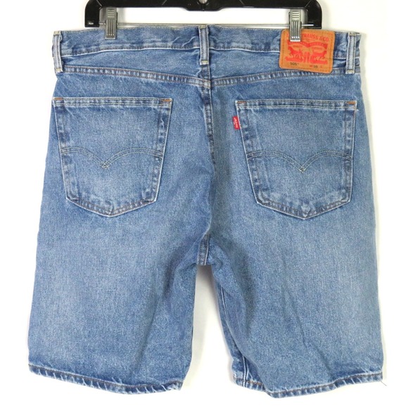 Levi's 505 Medium Wash Regular Fit Denim Shorts 100% Cotton Men's 36 - Picture 1 of 6